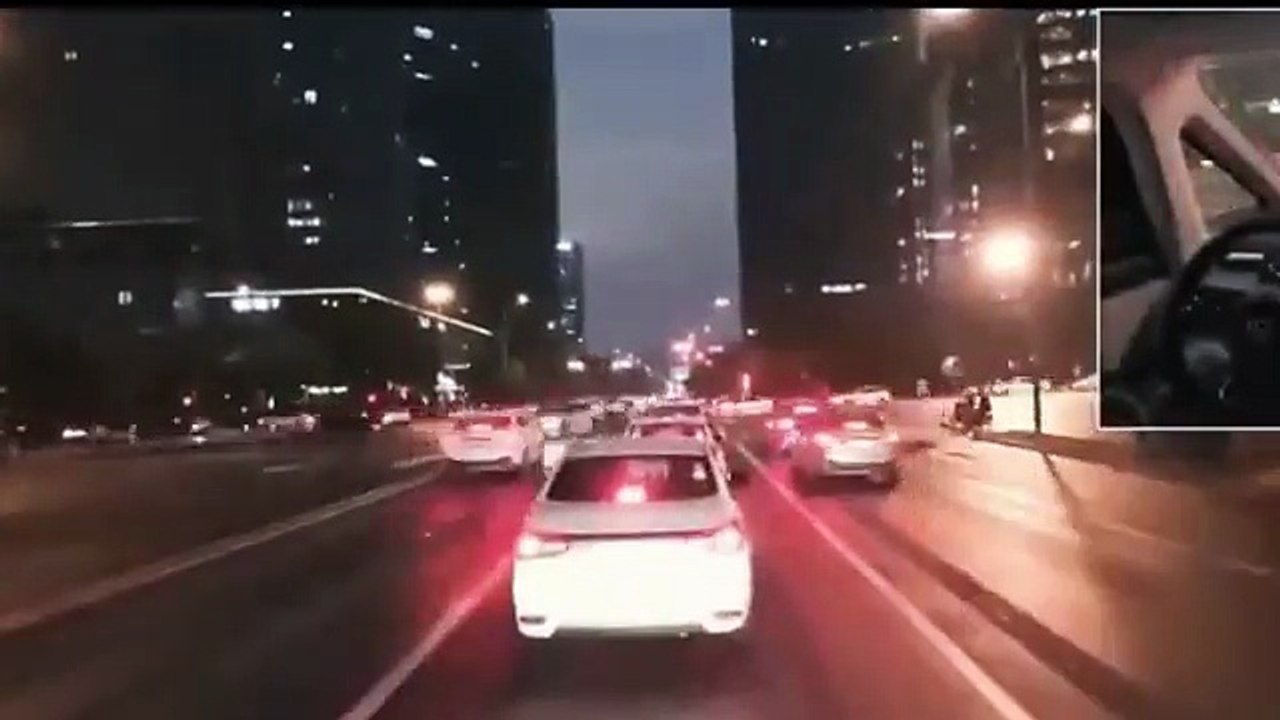 PHYSICS BROKEN! China Just Killed the B-Pillar [Zeekr Mix 2026]
