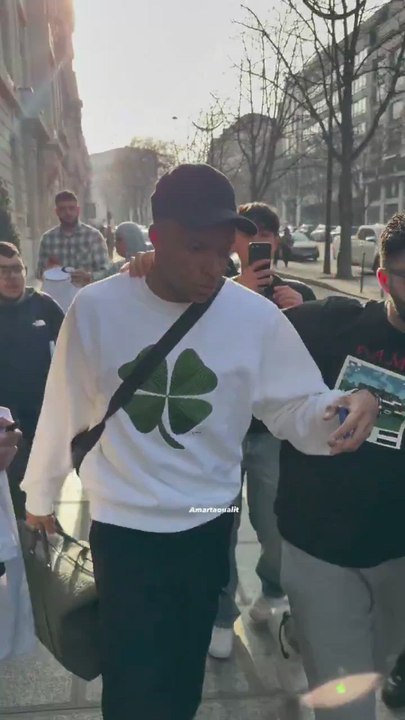 Mbappé y Ester Expósito pillados juntos: se confirma la pareja del año