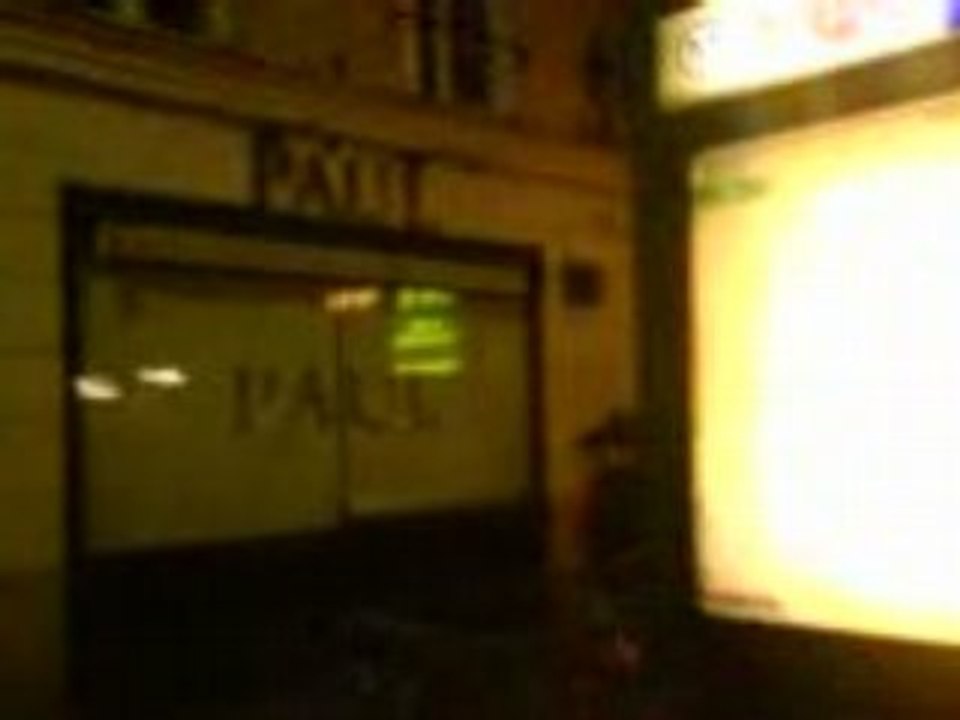 Exclusif !!! un rat chez PAUL resto parisien