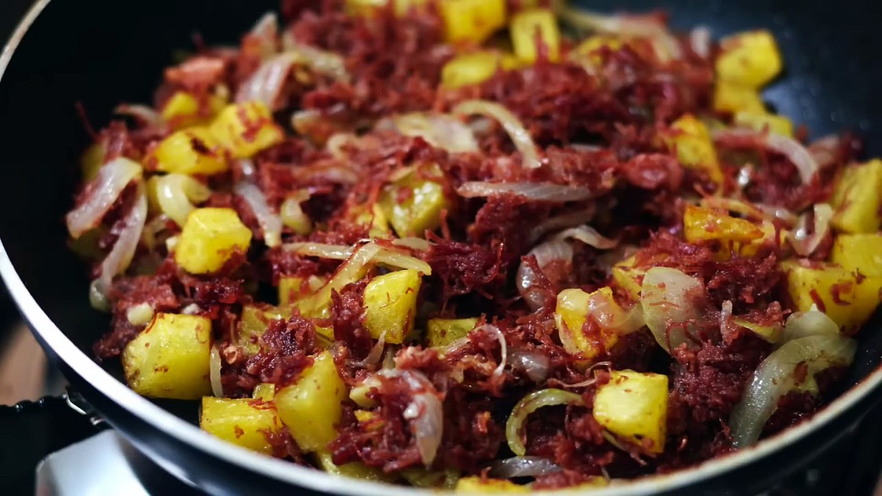 CORNED BEEF HASH  How to Make Easy Corned Beef with Potatoes Recipe_1080p