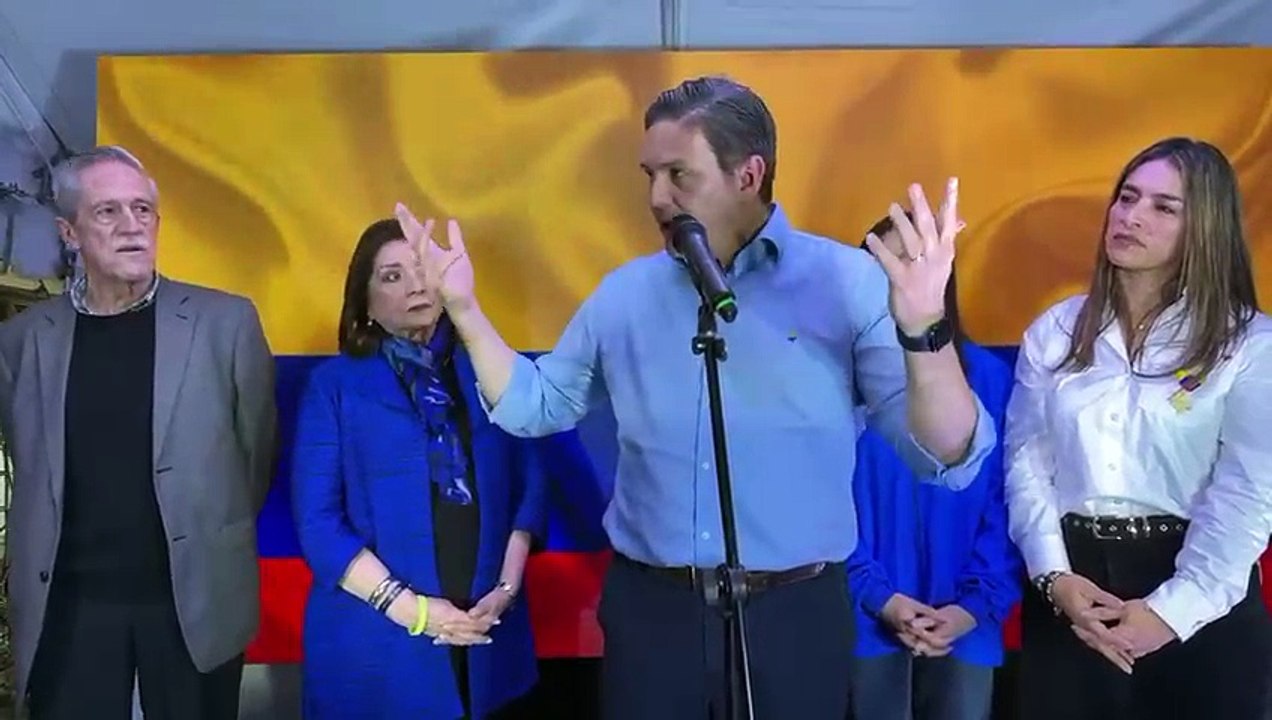 “Hoy pongo fin a mi vida pública”: Juan Carlos Pinzón se baja de la política tras perder la consulta