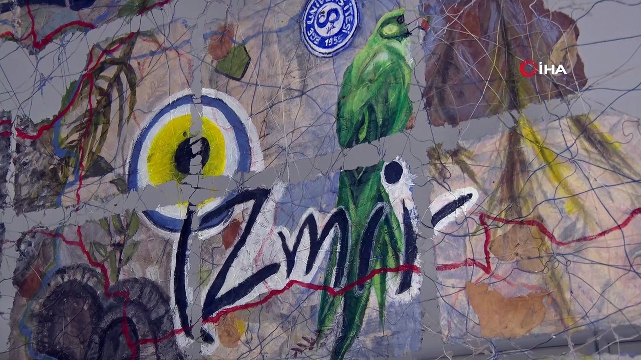 Milimetrik boyutlarda! Dünyanın en küçüğü Ege Üniversitesi Kağıt ve Kitap Sanatları Müzesi'nde