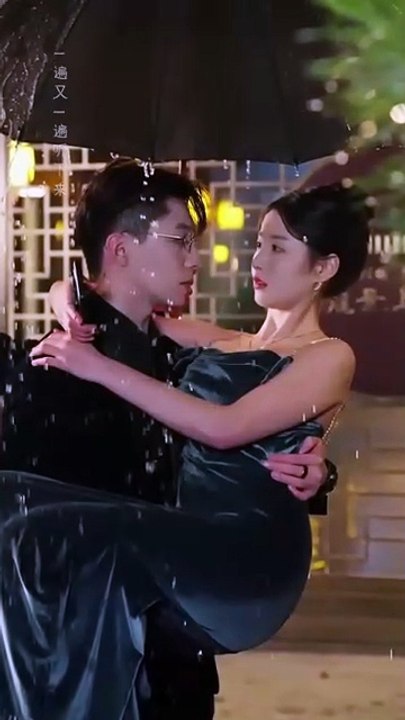 After turning around, she married the richest man in Jiangcheng and became a veritable wealthy lady, a dog man with tears in her eyes and regret, but after all, she couldn't get her back a look back