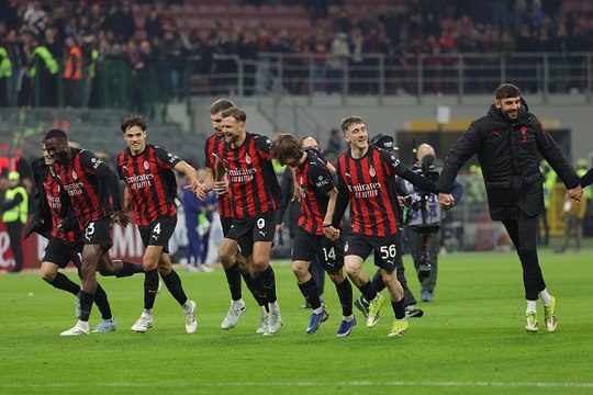 Il derby dei tifosi rossoneri: goduto alla fine insieme alla squadra