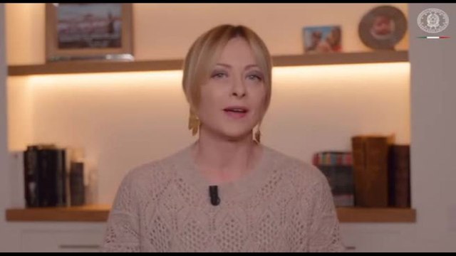 Prezzi, Meloni: sterilizzare le accise sui carburanti