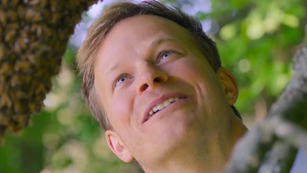 Secrets Of The Bees Trailer OV