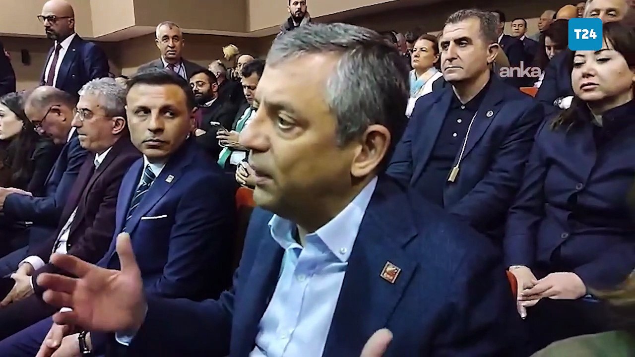 Mahkeme Heyeti'nin salonu boşaltma kararı üzerine CHP lideri Özel ve CHP’li milletvekilleri salondan ayrılmıyor