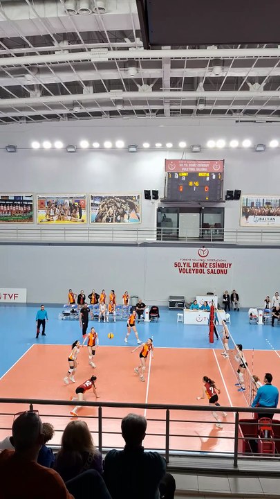 İlk Set - Beşiktaş v Galatasaray - Genç Kızlar Süper Ligi 12. Hafta
