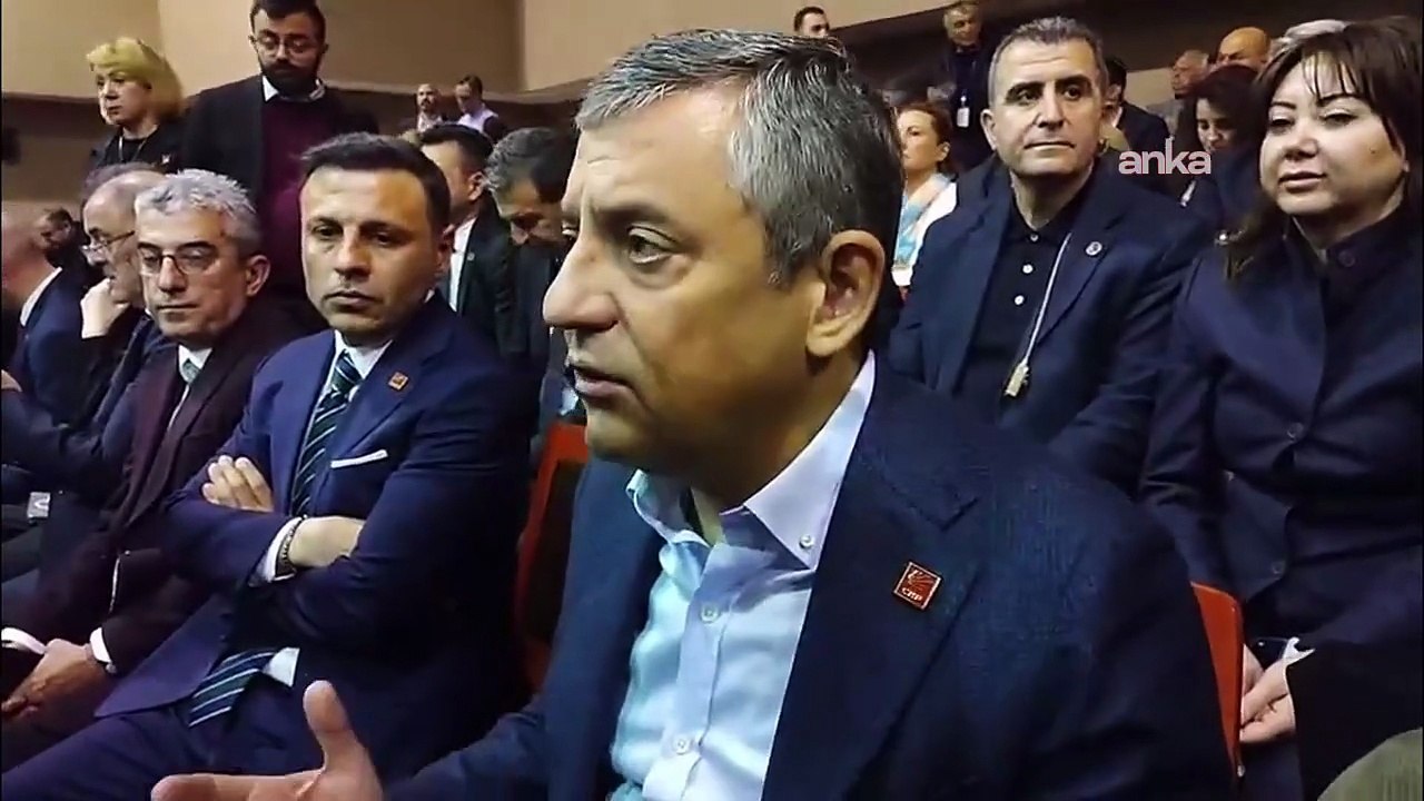 Özgür Özel'den İBB davası açıklaması: 'Salonu germeye çalışan bir hakim var!'