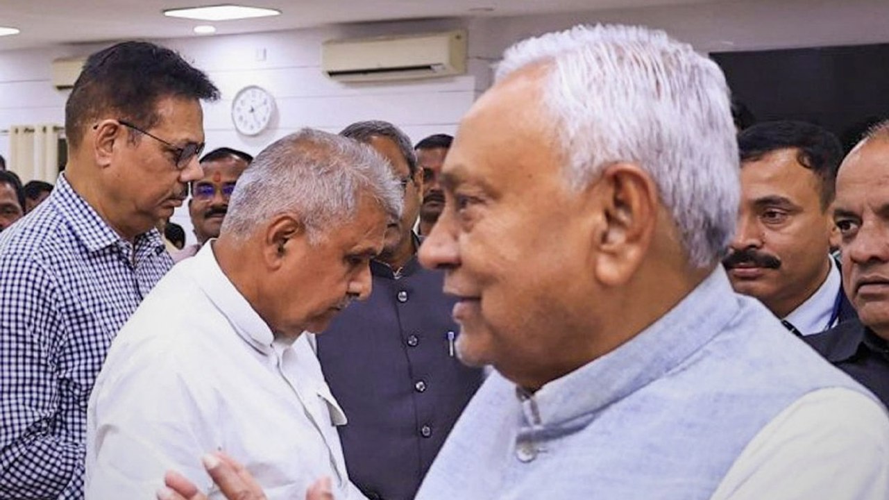 दिल्ली जाने से पहले नीतीश की बिहार यात्रा, डैमेज कंट्रोल या शक्ति प्रदर्शन?