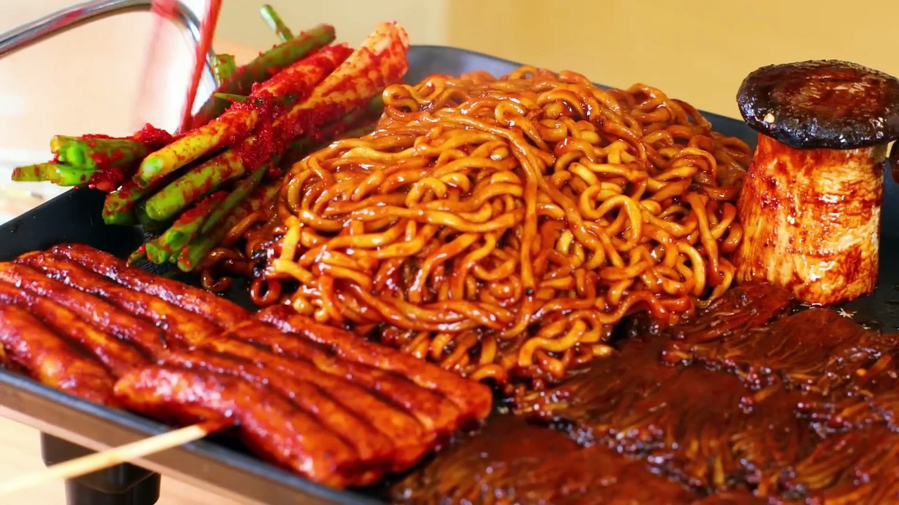 ASMR MUKBANG| Fire Black bean noodles and Mushrooms. Red Braised Pork Belly, Green onion Kimchi.