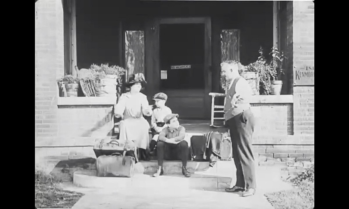 Cops (1922) – Silent Comedy – Public Domain