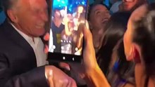 Mauricio Macri lo dio todo en la pista de baile: a puro pogo disfruta sus noches de soltero