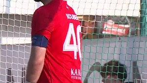 En plein match, l’ancien gardien de Rennes Tomas Koubek dégage… sur le balcon d’un immeuble - Foot