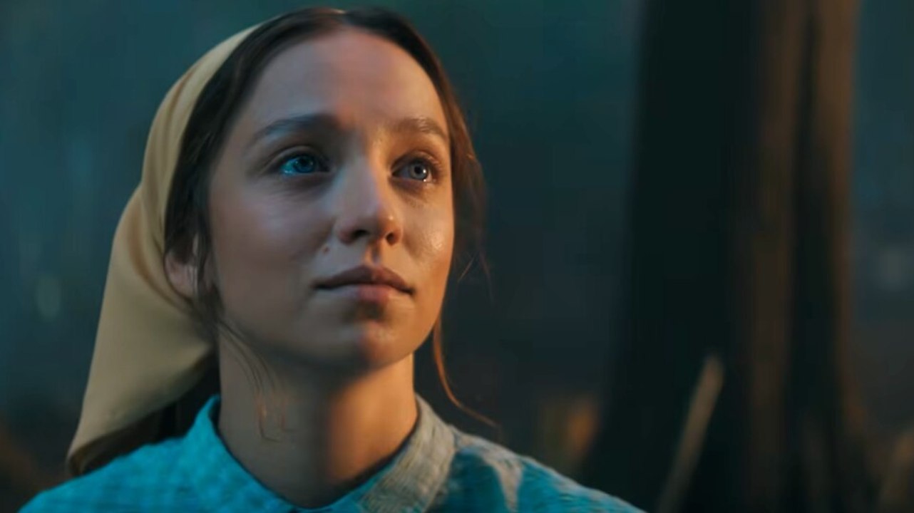 »Als würde Wes Anderson einen Horrorfilm machen« – In der neuen Netflix-Serie Unchosen scheint es hinter den Kulissen einer christlichen Gemeinde alles andere als fröhlich zuzugehen