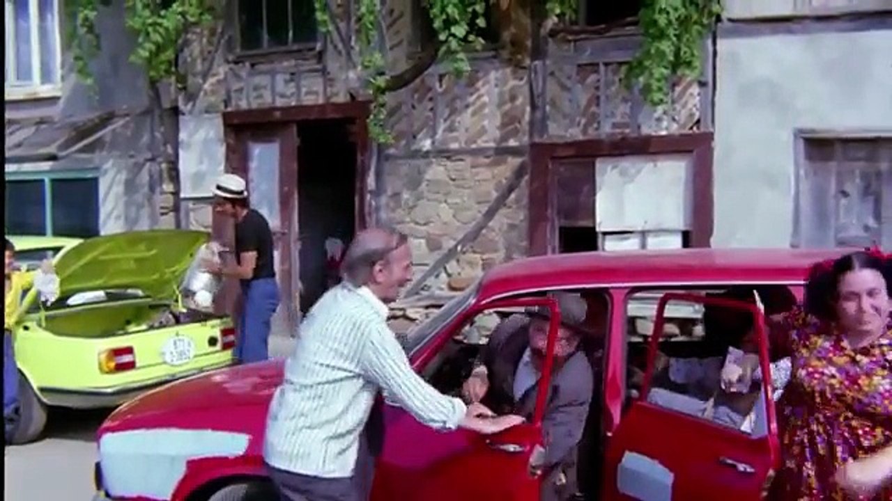 PİKNİKTE MERCİMEK PİŞTİ - Ya babam görürse diye diye birlikte oldu - Yeşilçam Filmi