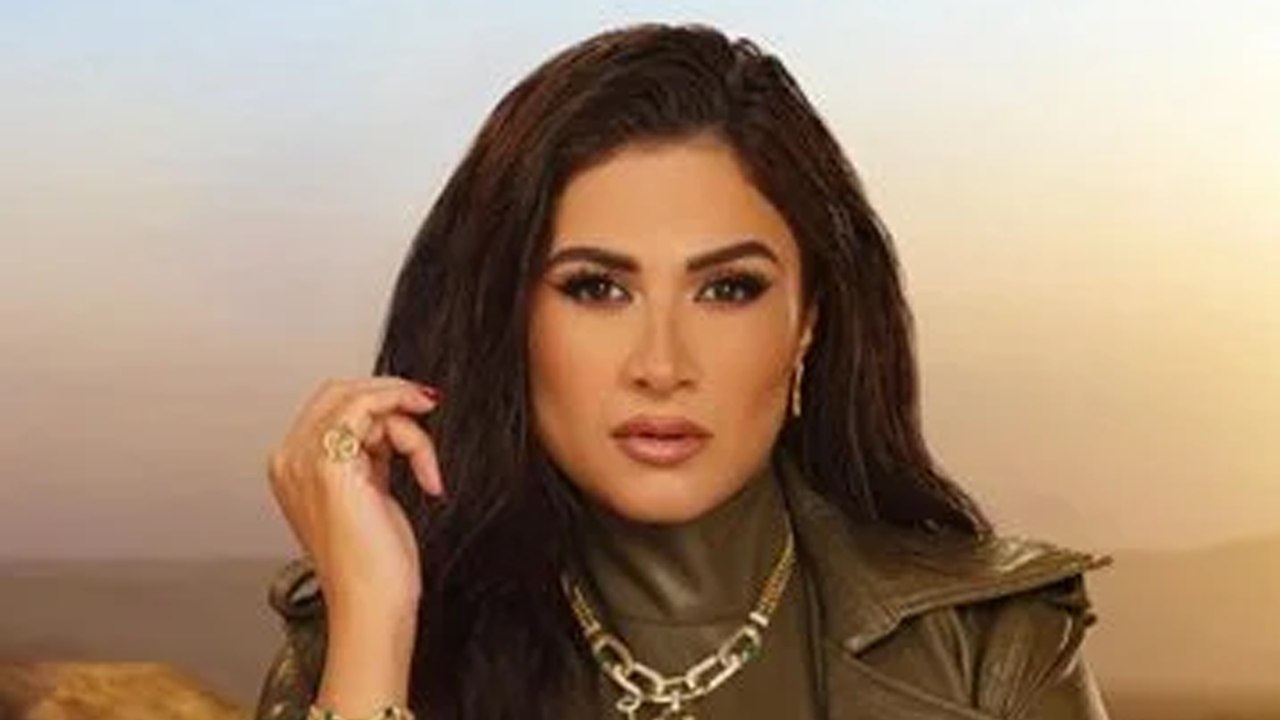 مشادة كلامية حادة بين ياسمين عبد العزيز ومحمد سامي بسبب مي عمر