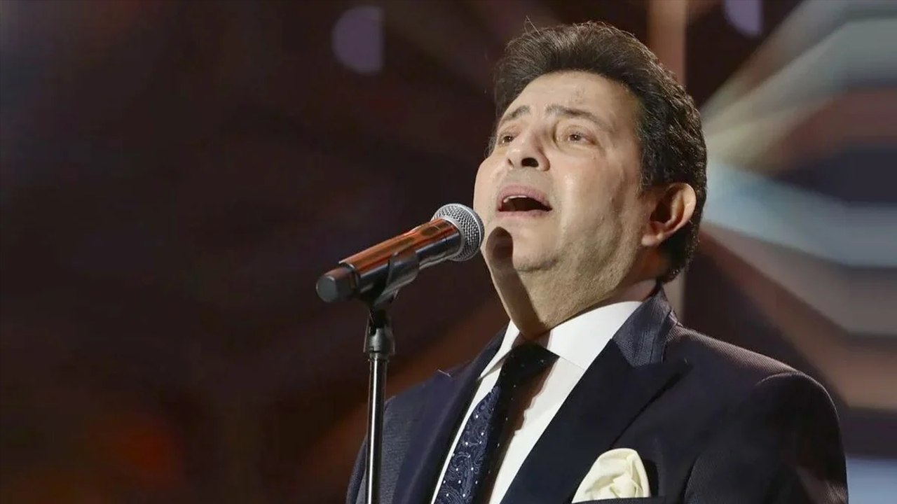 "تحسن بطيء ولا زال بالعناية المركزة"... تطورات الحالة الصحية لـ هاني شاكر