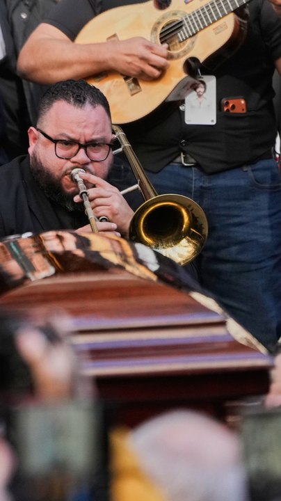 Nueva York despide a Willie Colón en un funeral público en la catedral de San Patricio