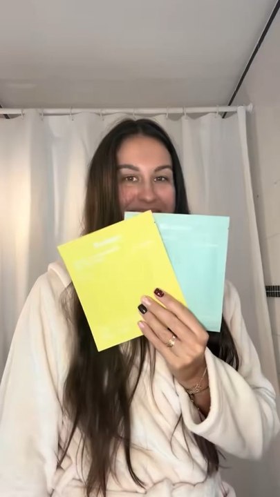 Biodance Radiant Vita Niacinamide Mask 🍋Un masque illuminateur à la niacinamide qui aide à unifier le teint, hydrater la peau et révéler un glow naturel.✨ Peau plus lumineuse et fraîche.