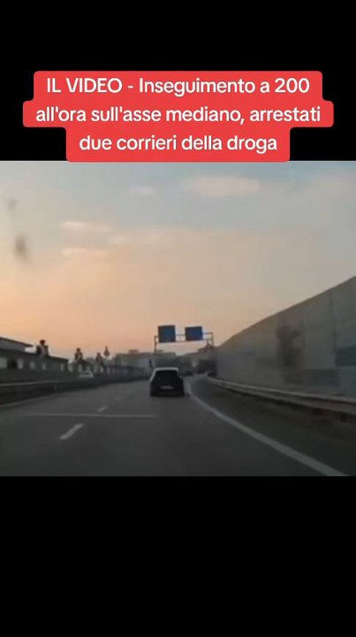 IL VIDEO - Inseguimento a 200 all'ora sull'asse mediano, arrestati due corrieri della droga.#cronaca #giallo #notizie #notizie