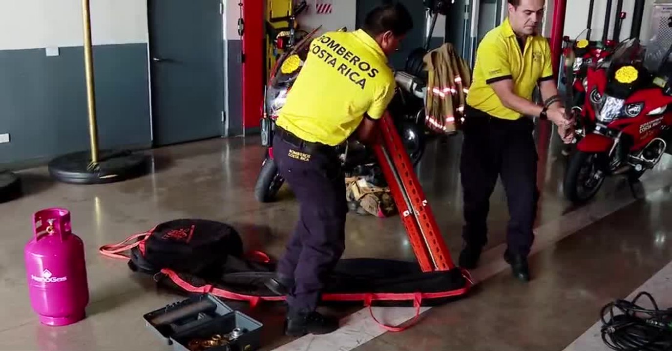 tn7-kit-de-flameo-traido-de-ee-uu-fue-fundamental-en-atencion-de-incendio-en-santa-ana-090326