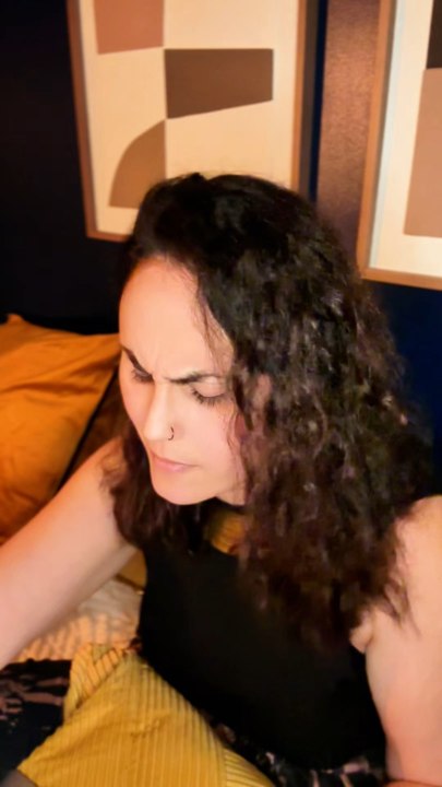 Cover live de ma chanson préférée en ce moment « Bust your windows » de Jazmine Sullivan , et toi quelle est ta chanson du moment ?