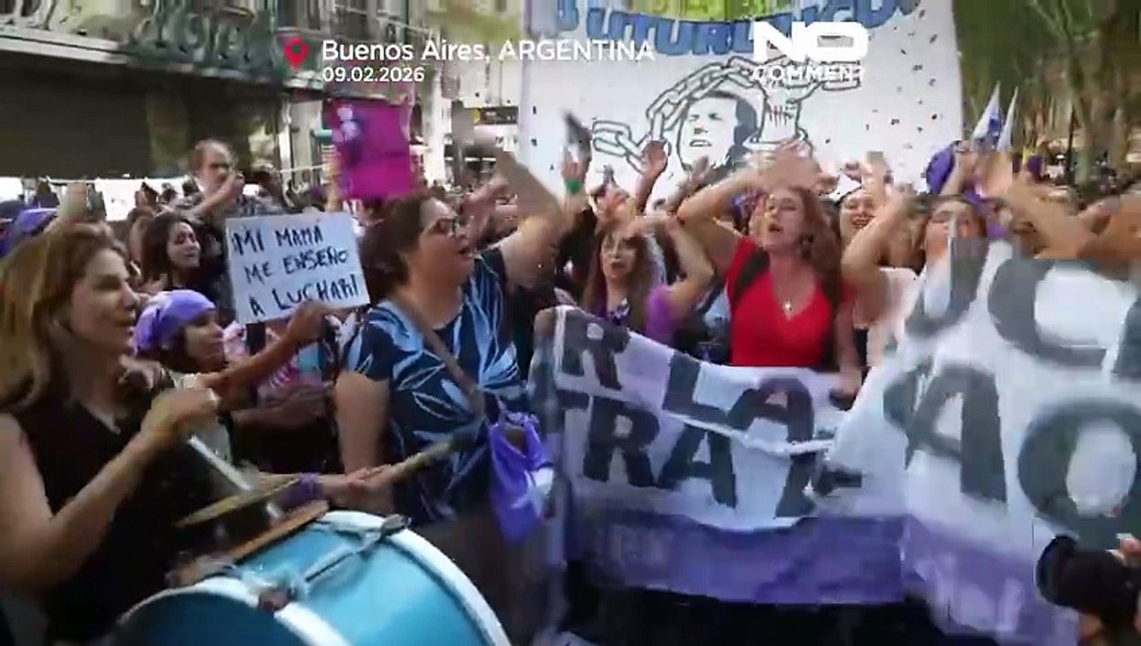 Χιλιάδες διαδηλώνουν στο Μπουένος Άιρες για τα δικαιώματα των γυναικών