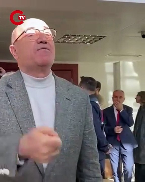 Avukatlar hala duruşma salonuna alınmadı. Mahmut Tanal’dan tepki