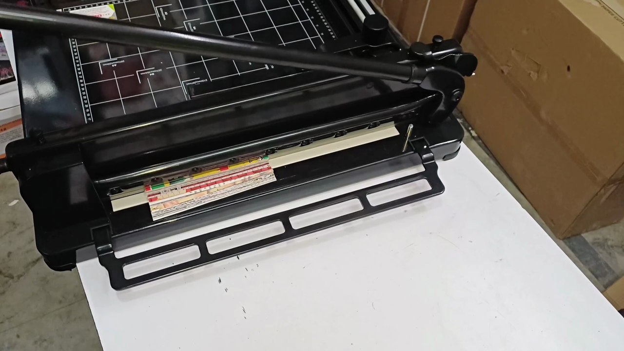 Best A3+ Manual Paper Cutting Machine Supplier in Ahmedabad ✂️ Best Paper Ream Cutter in India