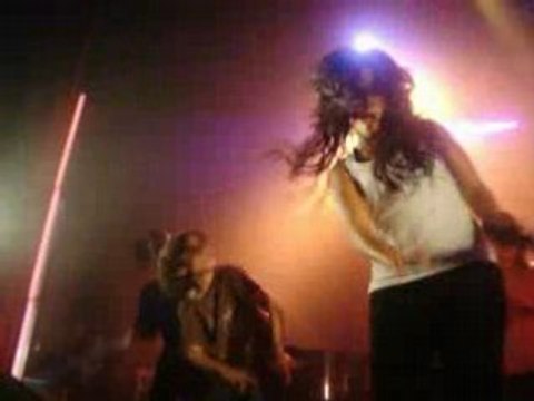 Amel Bent à la Cigale Boite De Nuit