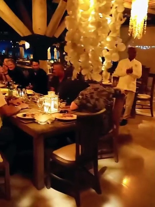 ¿John Wick en República Dominicana? Captan a Keanu Reeves cenando en Boca Chica
