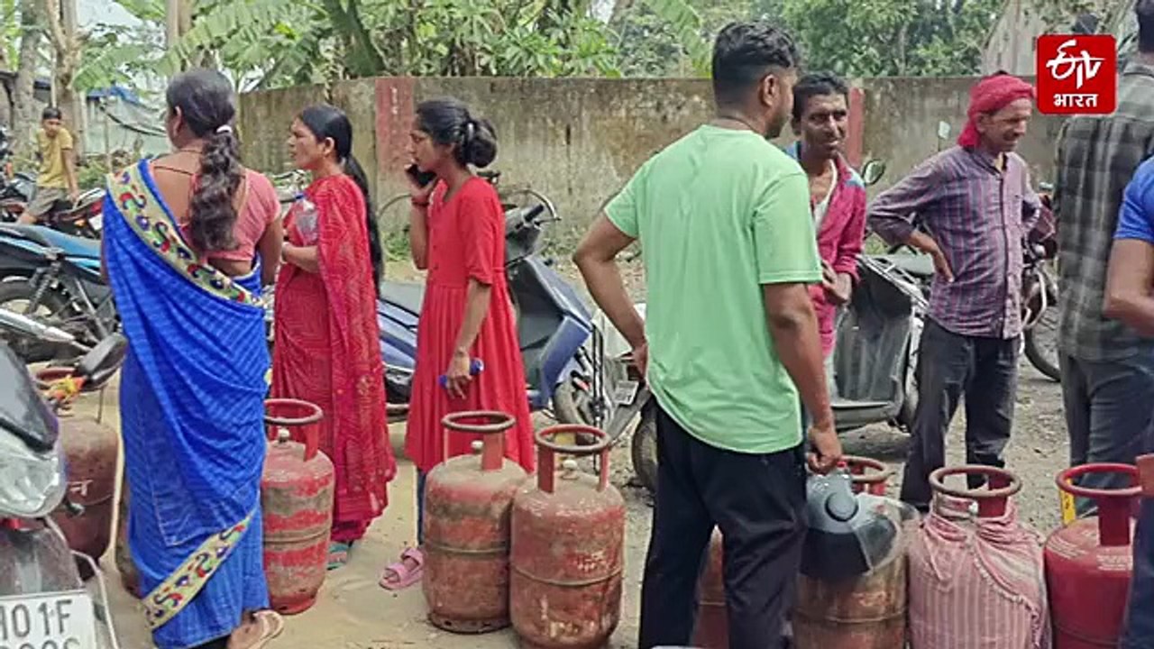 मिडिल ईस्ट युद्ध की वजह से रांची में एलपीजी को लेकर घबराहट, सिलेंडर के लिए लंबी कतारें
