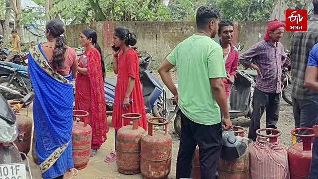 मिडिल ईस्ट युद्ध की वजह से रांची में एलपीजी को लेकर घबराहट, सिलेंडर के लिए लंबी कतारें