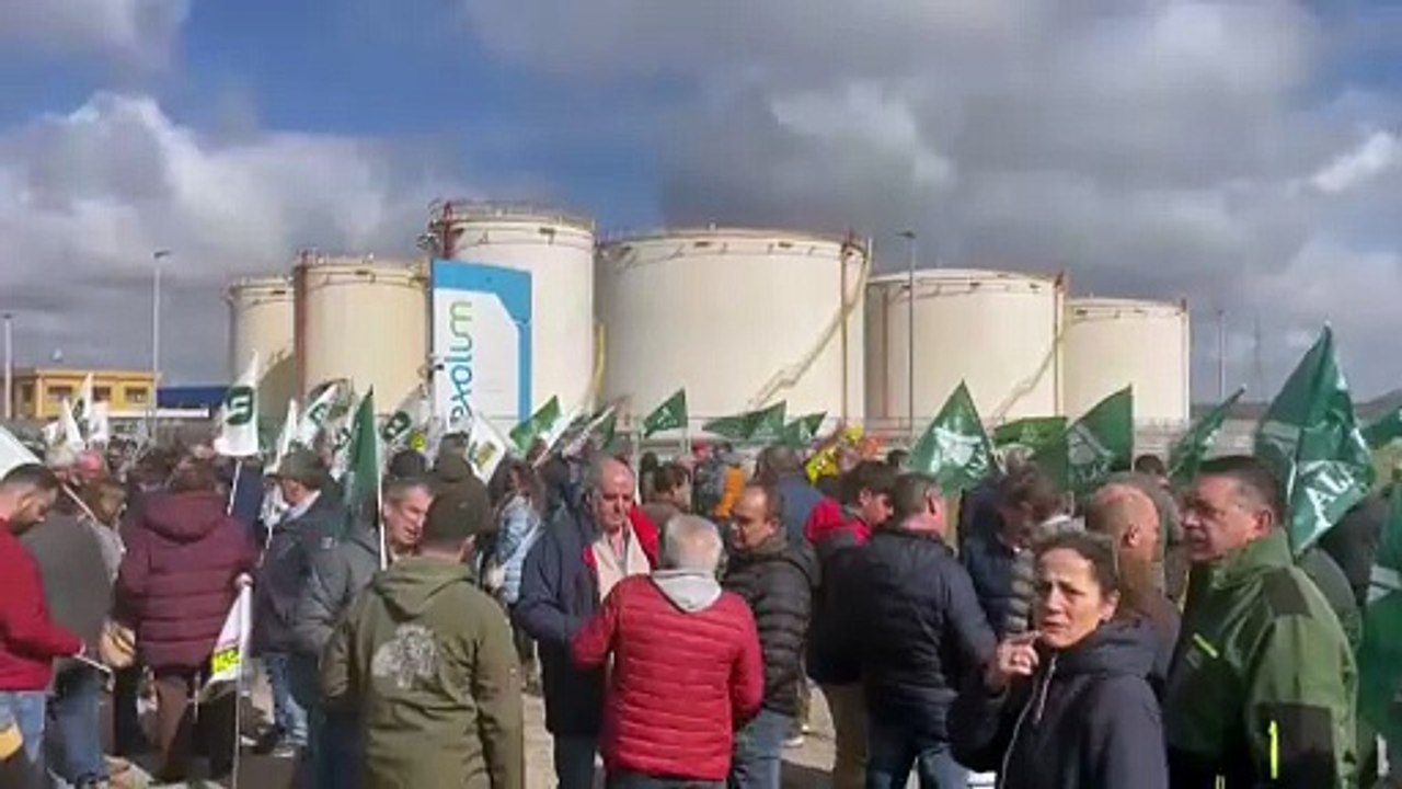 Las OPA bloquean el centro de hidrocarburos de Santovenia