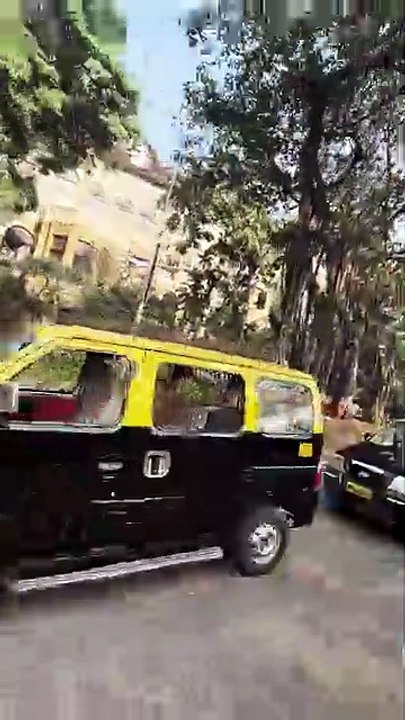 Gateway of India & Taj Mahal Palace Mumbai | Walking Tour