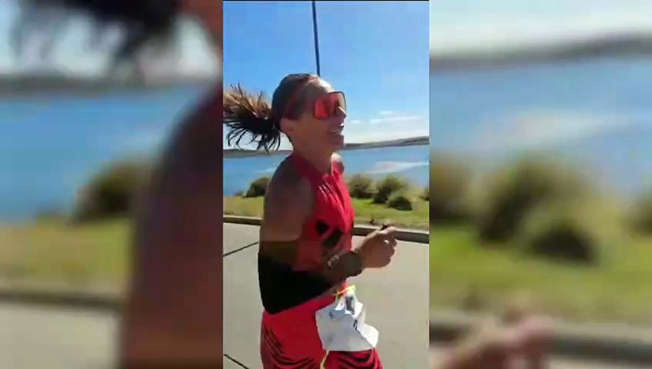 Una argentina corrió en las islas malvinas una maratón y ganó el primer lugar en la categoría femenina