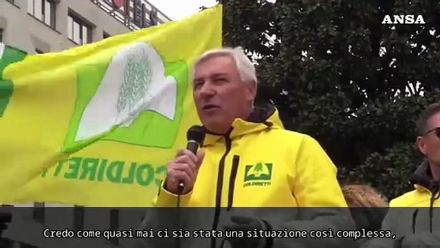 Agricoltori lombardi in piazza a Milano con i trattori, 'e' emergenza costi'