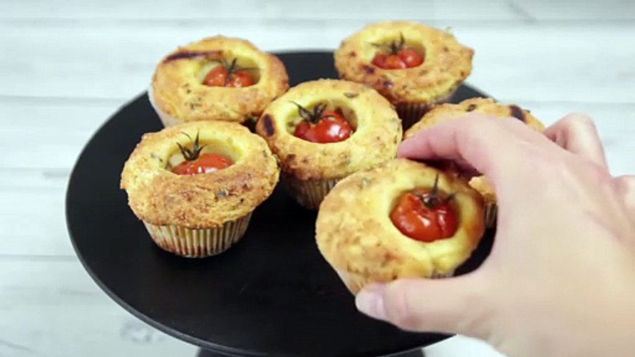 Bocconcini al parmigiano, erbe aromatiche e pachino