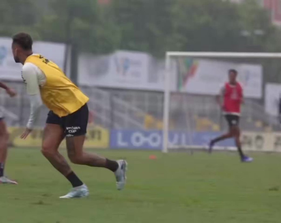 Neymar training with Santos