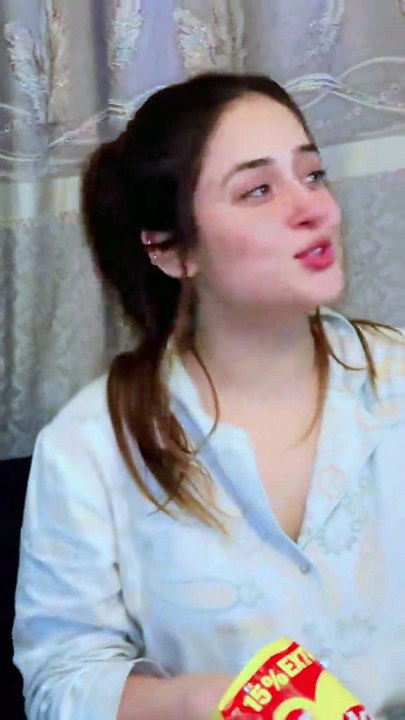 Cute Pakistani Girl singing a song#Aiza Shah