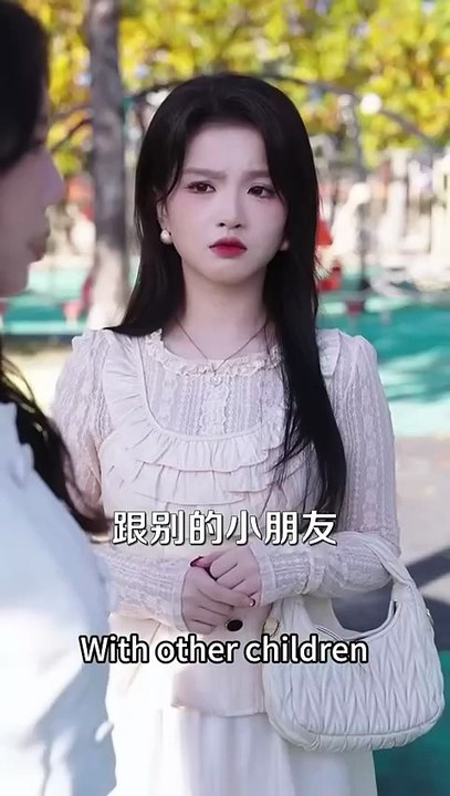 7 years later, she took a pair of children and traveled thousands of miles to find relatives, not only cured his hidden illness for many years, but also won the favor of the whole family with her sincerity and tenacity, and also pried open the shackles of