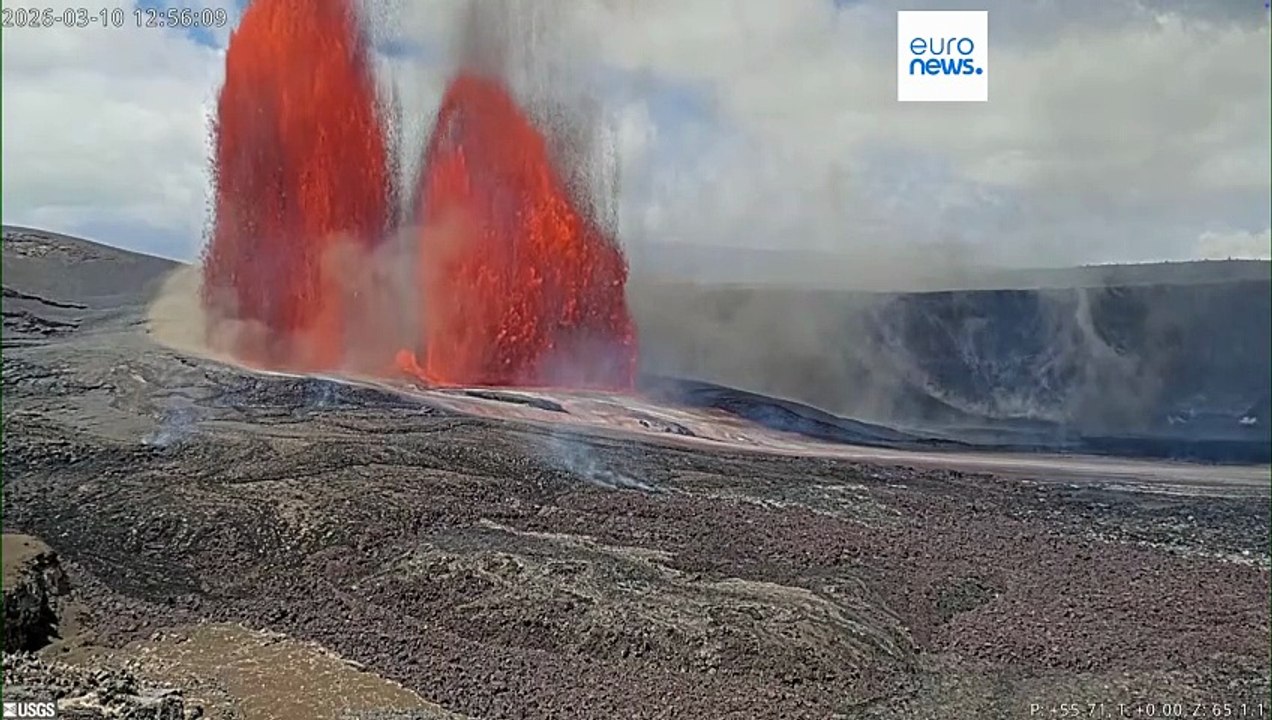 Hawaii, erutta il vulcano Kilauea: fontane di lava alte fino a 300 metri
