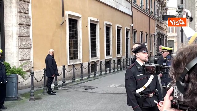 L'arrivo di Giorgia Meloni al Senato per le comunicazioni sulla crisi in Medio Oriente