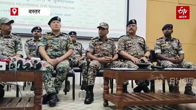 छत्तीसगढ़ में 108 नक्सलियों का 101 हथियारों के साथ सरेंडर, नक्सलियों का डंप 3 करोड़ 61 लाख कैश और एक किलो सोना भी बरामद