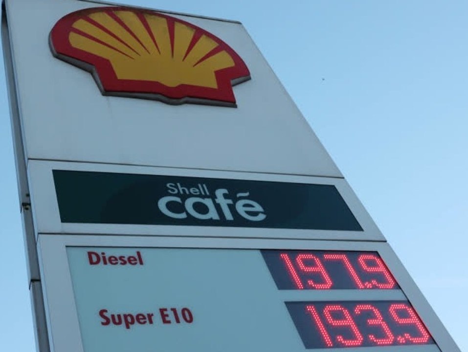 Sprit soll an der tankstelle nur einmal am tag teurer werden dürfen