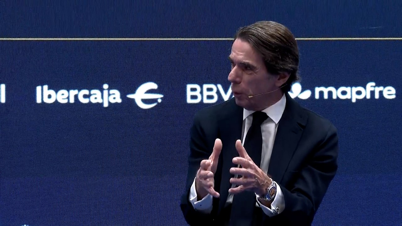 Aznar: "España debería estar al lado de sus aliados y no de sus adversarios"