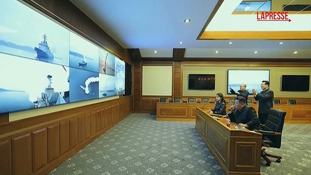 Corea del Nord, il secondo imponente test con missili da crociera sotto lo sguardo di Kim e di sua figlia