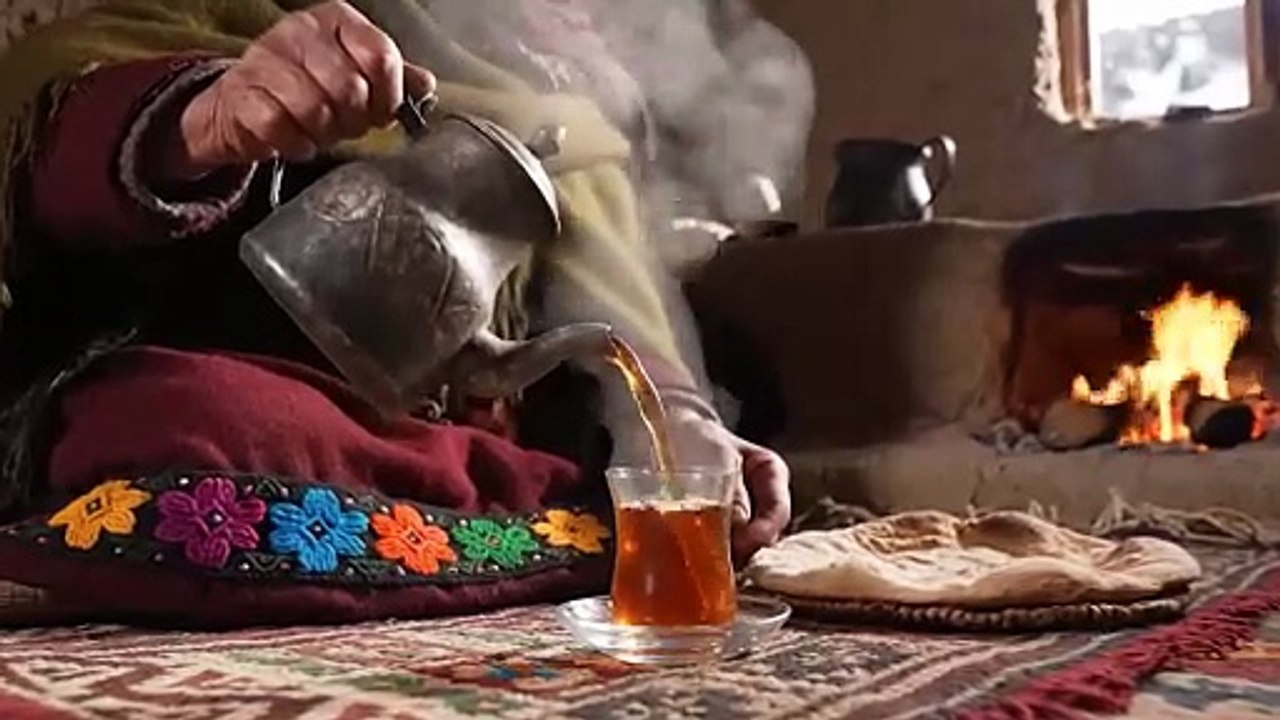 Winter Deer Hunt in Afghanistan _ Fire-Roasted Deer Meat & Fresh Bread to Survive