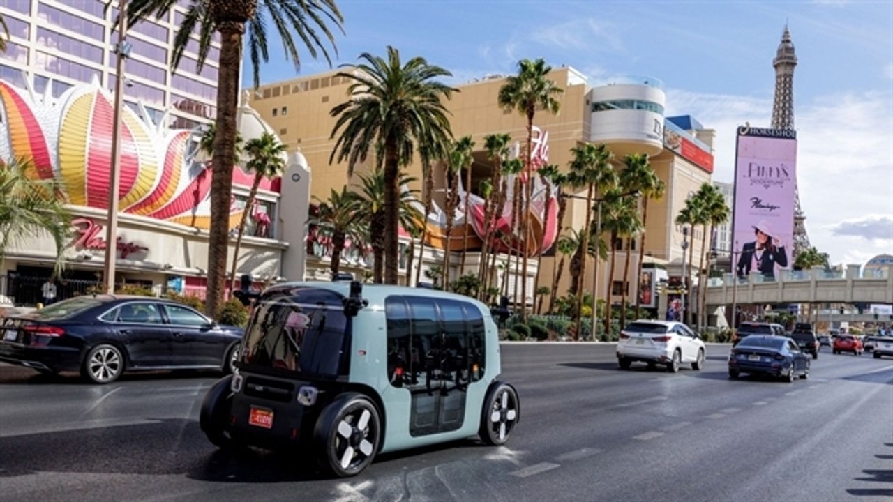 Uber and Zoox CEOs on Partnering to Offer Robot...